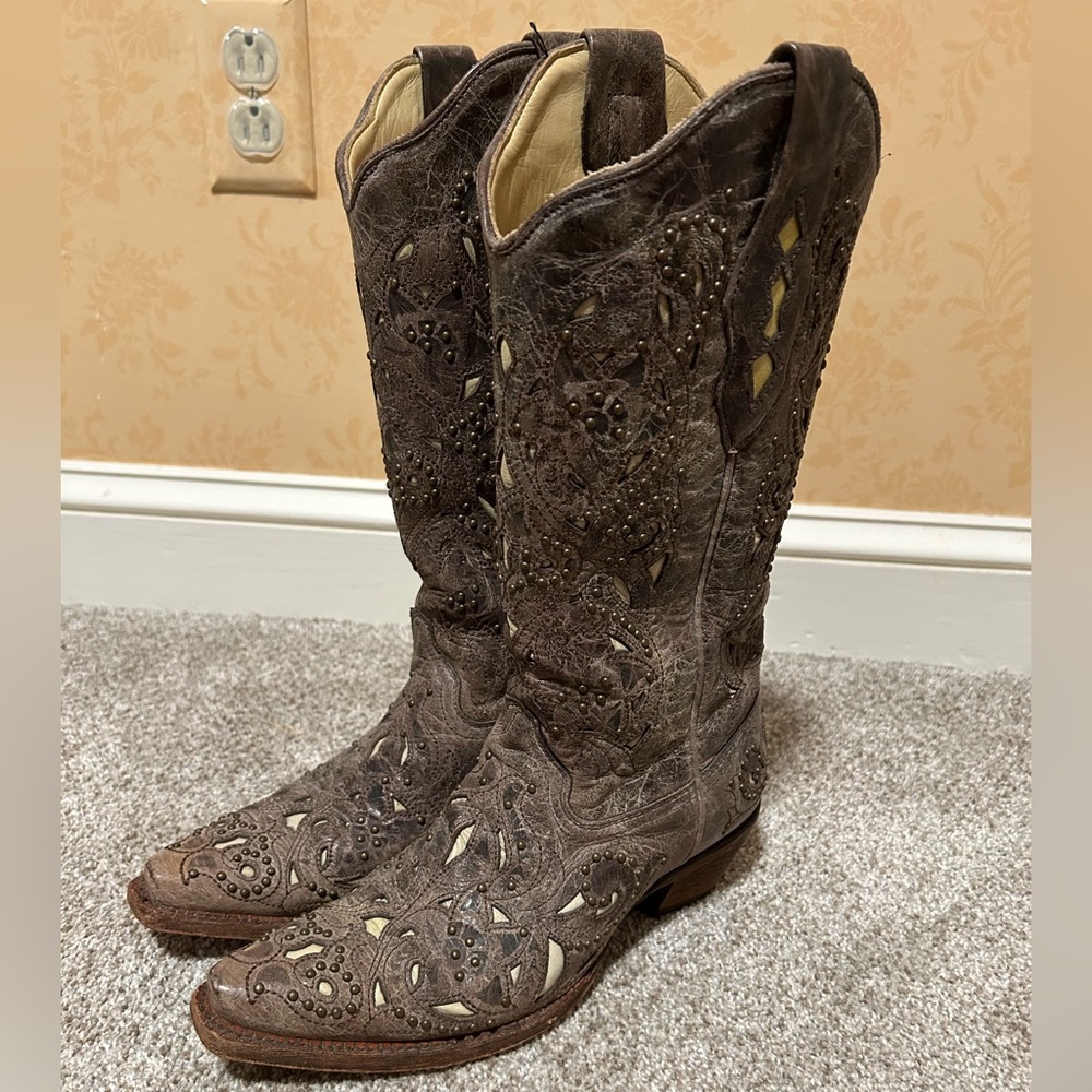 Women’s Corral Vintage Cowboy Boots size 7
